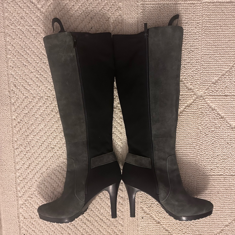 Cute Tahari heels